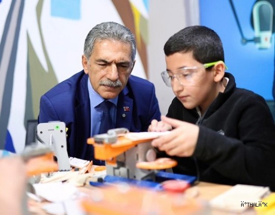 Gemlik’te Çocuklar Üretiyor, Tasarlıyor, Geleceği Şekillendiriyor