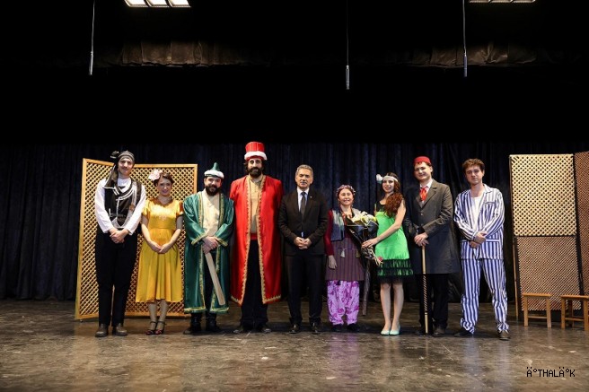 Gemlik’te Ramazan Akşamına Orta Oyunu Renk Kattı