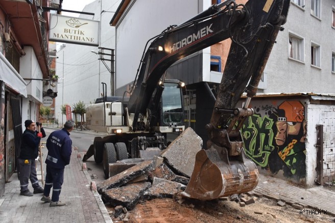Gemlik’te Yol Çalışmaları Hız Kesmeden Devam Ediyor