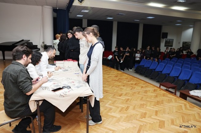 Genç Yazarlar Deneyimlerini Paylaştı