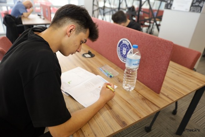 Gençlere Üniversite Yolunda Sınav Provası