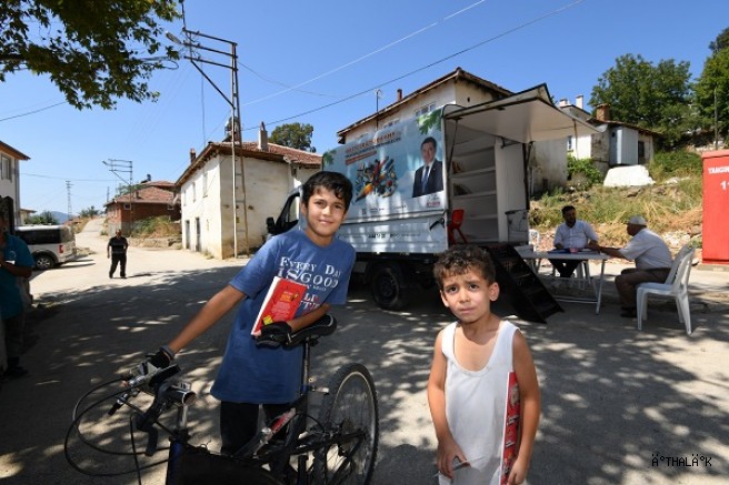 Gezici Kütüphane 1 Yıldır Yollarda 