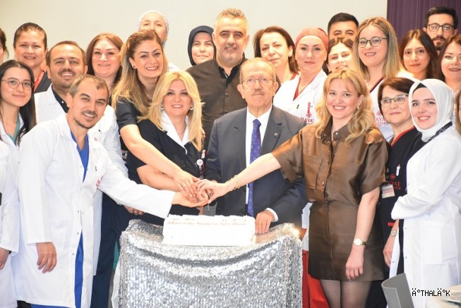 Dünya Hemşireler Günü'ne Anlamlı Kutlama