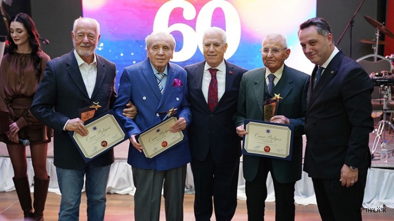 İnşaat Mühendisleri Dayanışma Gecesinde Bir Araya Geldi