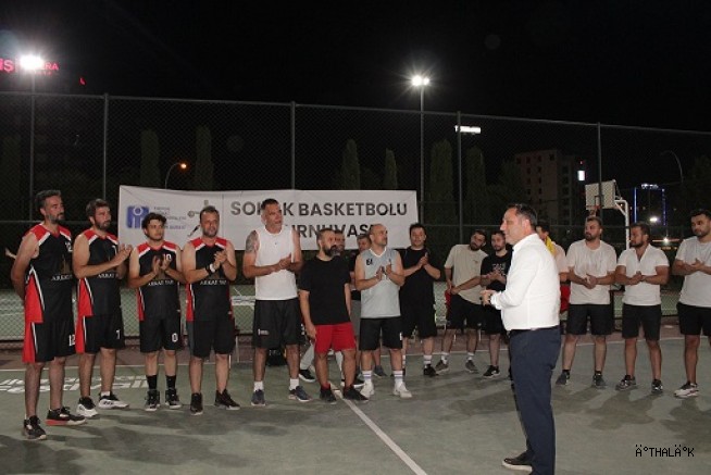 İnşaat Mühendisleri Potaların Tozunu Attırdı