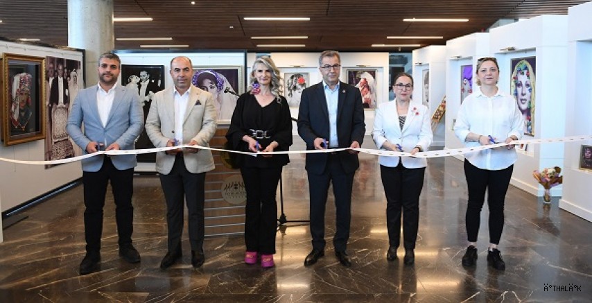 İpek Böceği Kozaları Usta Oyuncuların Fotoğraflarını Süsledi