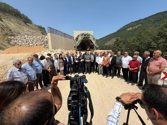 İYİ Parti Bursa Milletvekili Selçuk TÜRKOĞLU:  “8 Yıldır Bitmeyen Doğancı Tüneli, Yandaşa Açılan Rant Tüneline Dönüştü!”