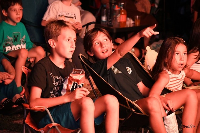 İznik’te Yaz Akşamları Çocukların Neşesiyle Renkleniyor