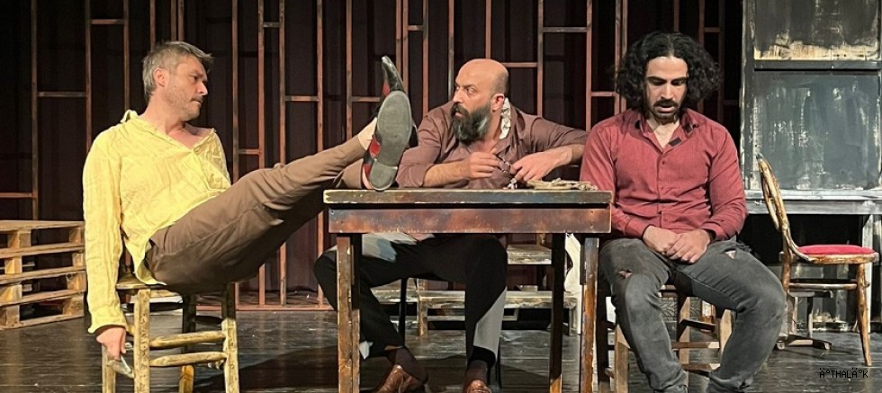 Kafa Sahne’den Sezonun İlk Prömiyeri: “Duvarların Ötesi”