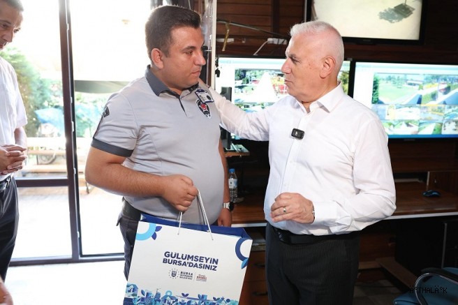 Kahraman Güvenlik Görevlisine Başkan Bozbey’den Tebrik