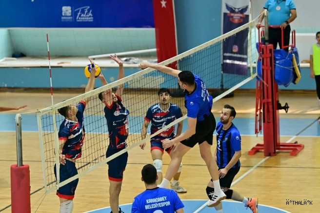 "Karaca Evinde Güldü, Gözünü Fenerbahçe’ye Dikti"