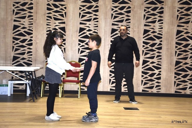 Karacabey Belediyesi Çocuk Tiyatro Ekibi Kuruldu 