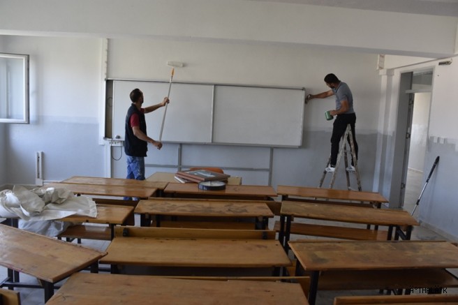 "Karacabey Belediyesi’nden Kamu Kurumlarına Çok Yönlü Hizmet Atağı"