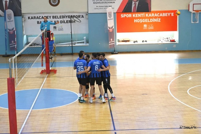 Karacabey Belediyespor Voleybol Takımından Önemli Galibiyet