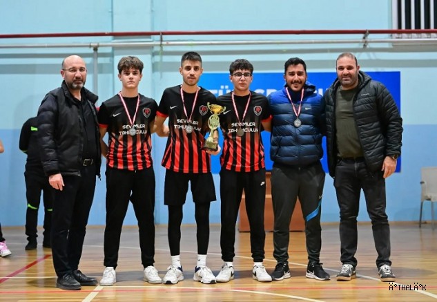 Karacabey'de Ayak Tenisi Coşkusu