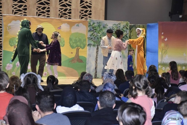 Karacabey'de Çocuklara Şenlik Tadında Etkinlikler