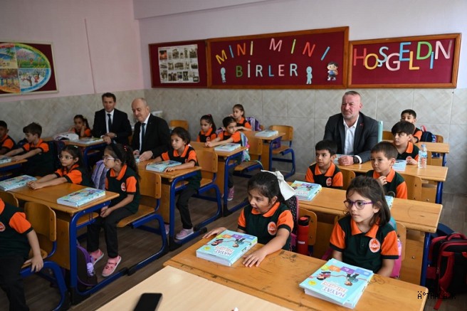 Karacabey’de Yeni Eğitim Yılı İlk Ders Zili Coşkusu