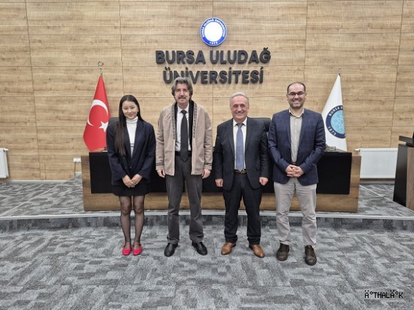 Kazak Lisansüstü Öğrencileri BUÜ’yü İnceledi