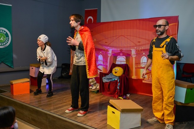 ‘Kralın Kayıp Şapkası’nı Çocuklar Buldu