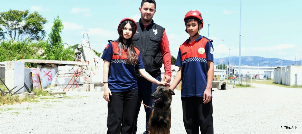 Liseli Öğrencilerden Nefes Kesen Tatbikat