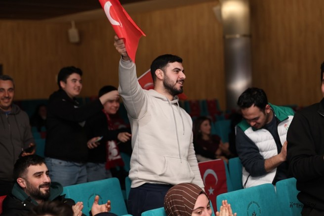 Milli Maç Heyecanı Osmangazi’de Dev Ekranda Yaşandı 