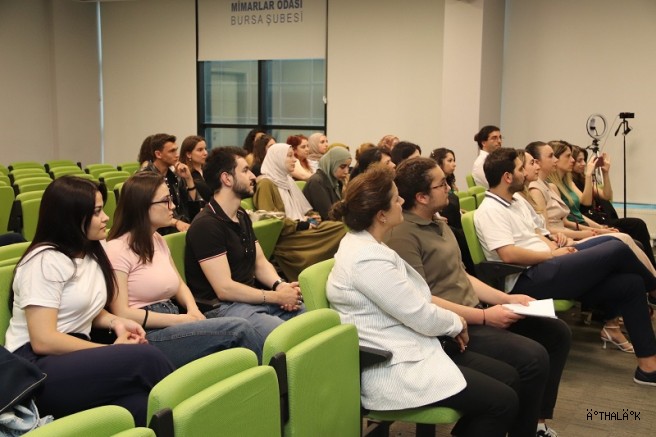 Mimarlar Odası'ndan Yurt Dışı Mimarlık Eğitimi ve Kariyer Yönetimi