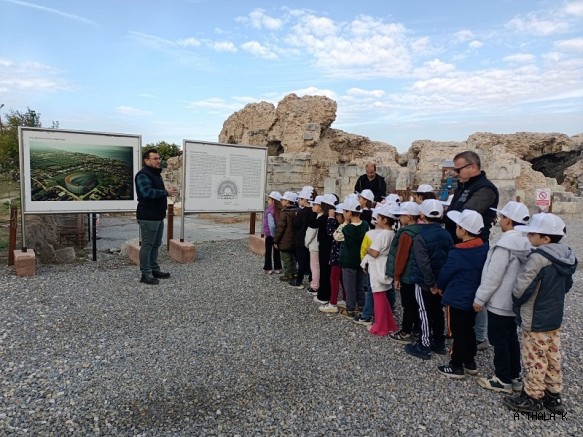 Minik Kâşiflerden İznik’tin Eşsiz Tarihine Yolculuk