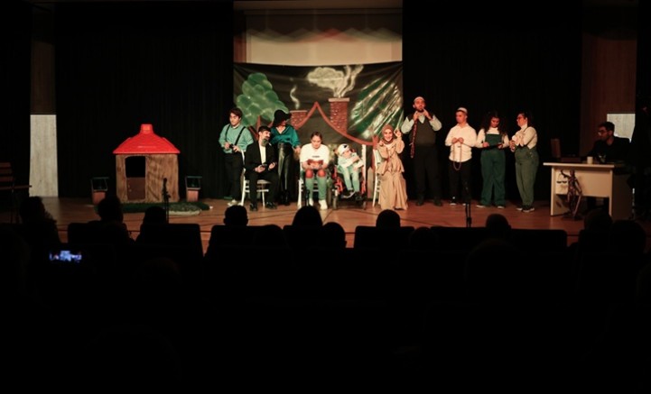 'Miras Değil Mübarek’ Tiyatro Oyunu İkinci Gösterimiyle Büyük Beğeni Topladı