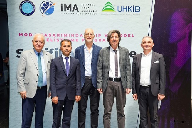 Moda Tasarımında Kalıp ve Model Geliştirme Programı Yeni Mezunlarını Verdi