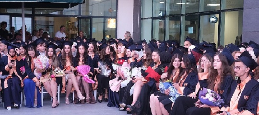 Mudanya Üniversitesinde Mezuniyet Coşkusu