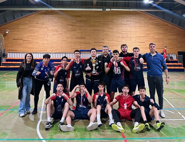 Gökkuşağı Koleji Futsalda Zirvede