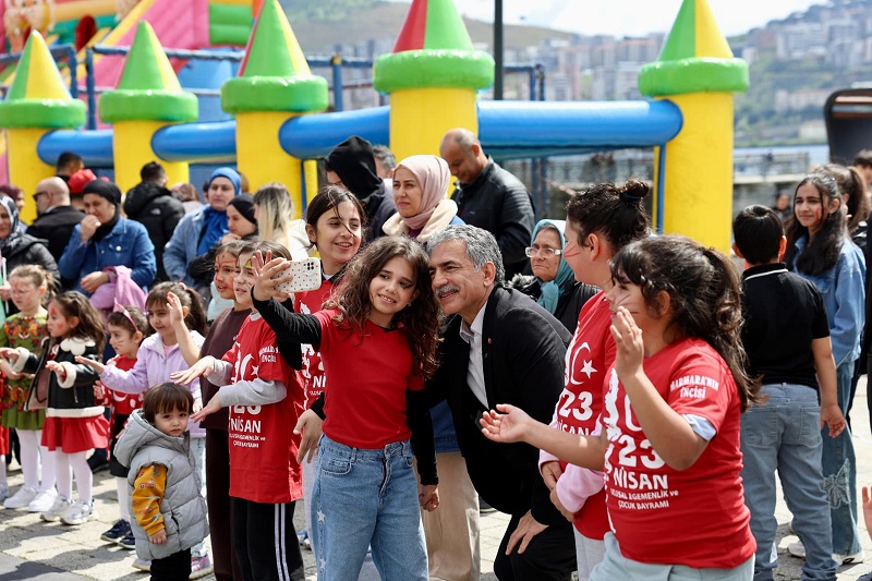 Gemlik’te 23 Nisan Coşkusu Meydanlara Taştı