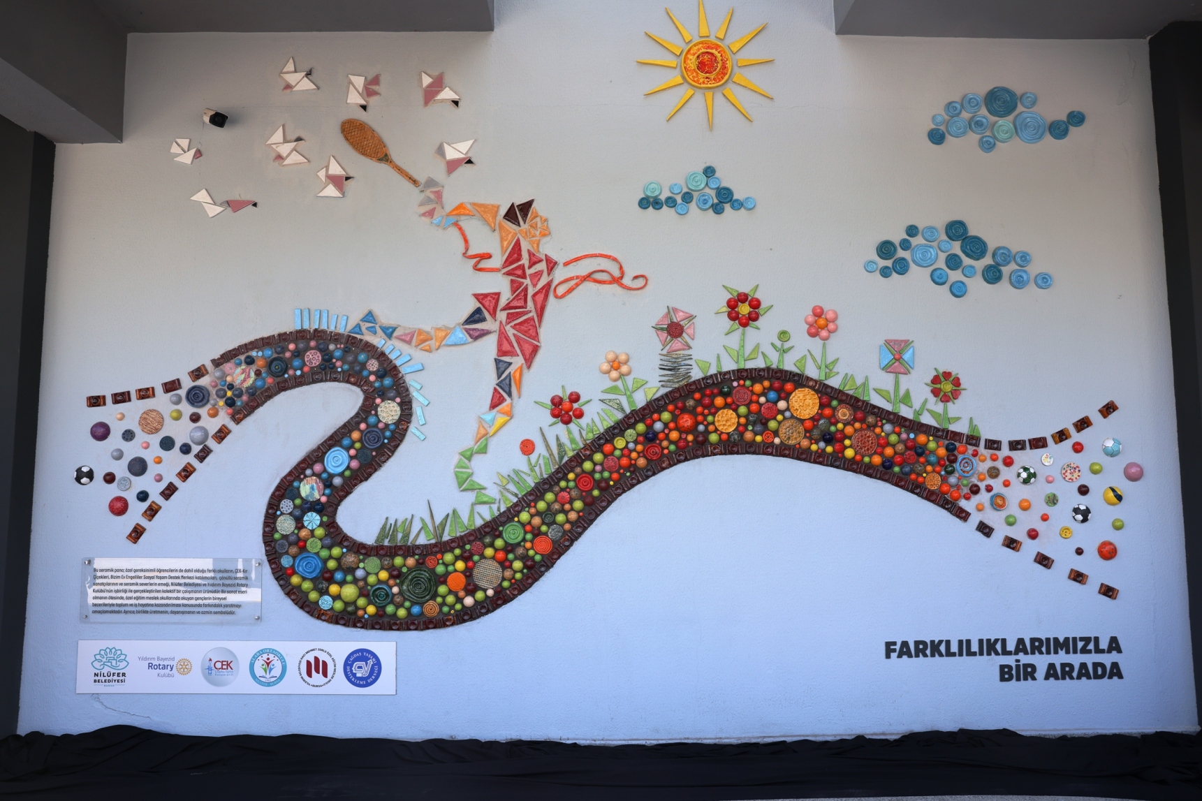 Nilüfer’de renkli dayanışma: Sanat ve sevgi panosu