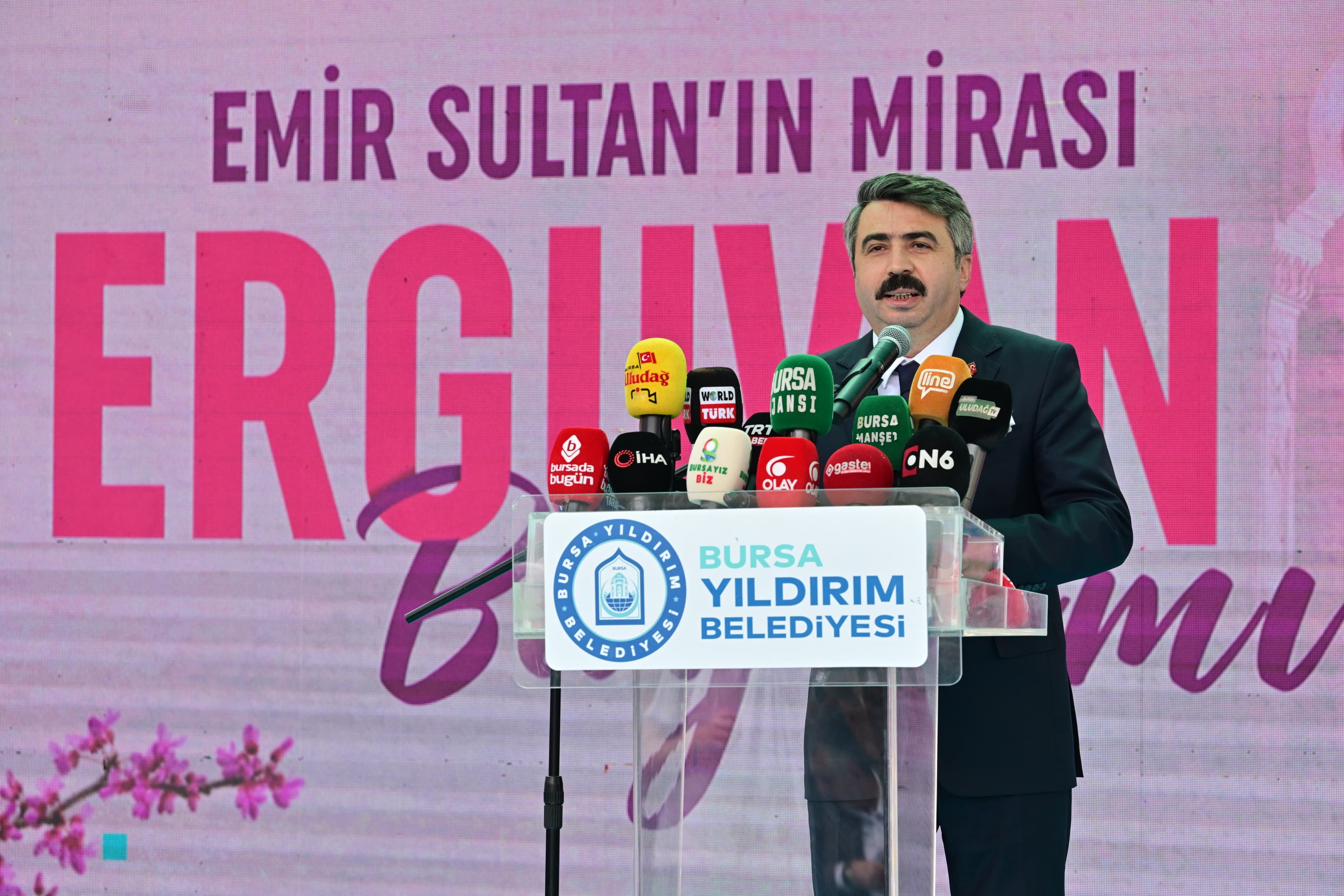 Yıldırım'da Erguvan Bayramı Coşkusu