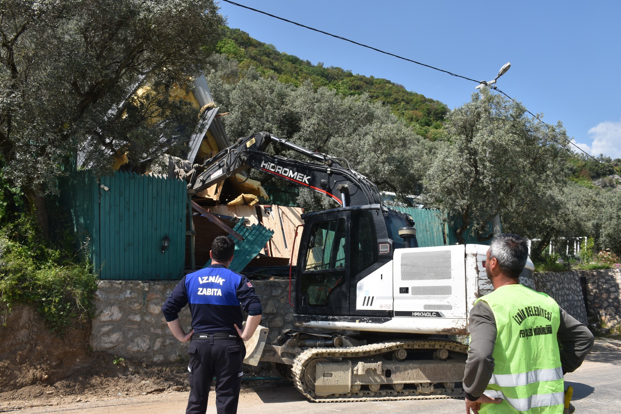 İznik’te Yıkımlar Devam Ediyor