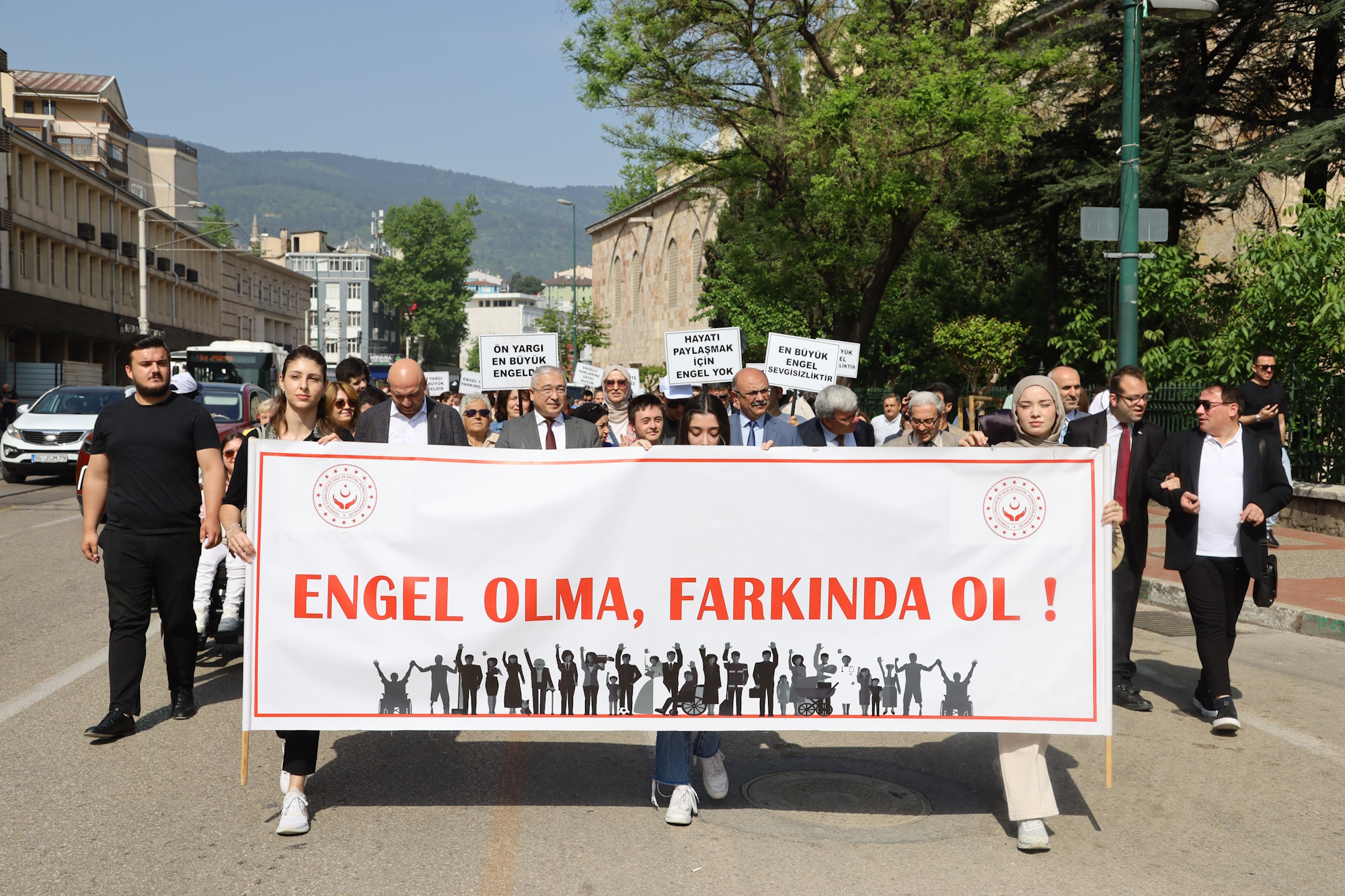 Engelsiz Bir Gelecek İçin Yürüdüler