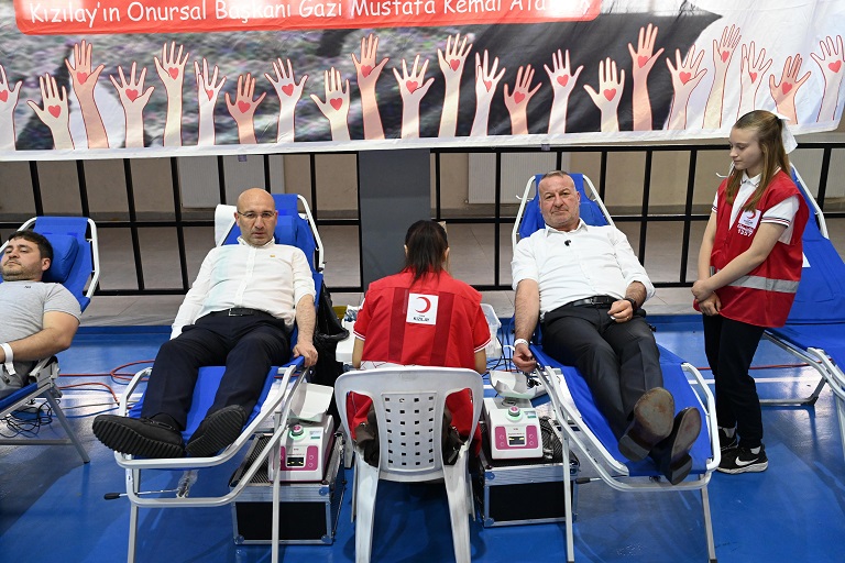 Karacabey'de Kan Bağışçıları Gününde Büyük Katılım