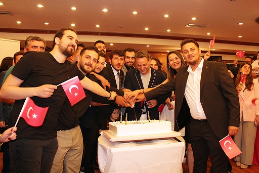 Genç İnşaat Mühendislerinden Coşkulu 19 Mayıs Gecesi