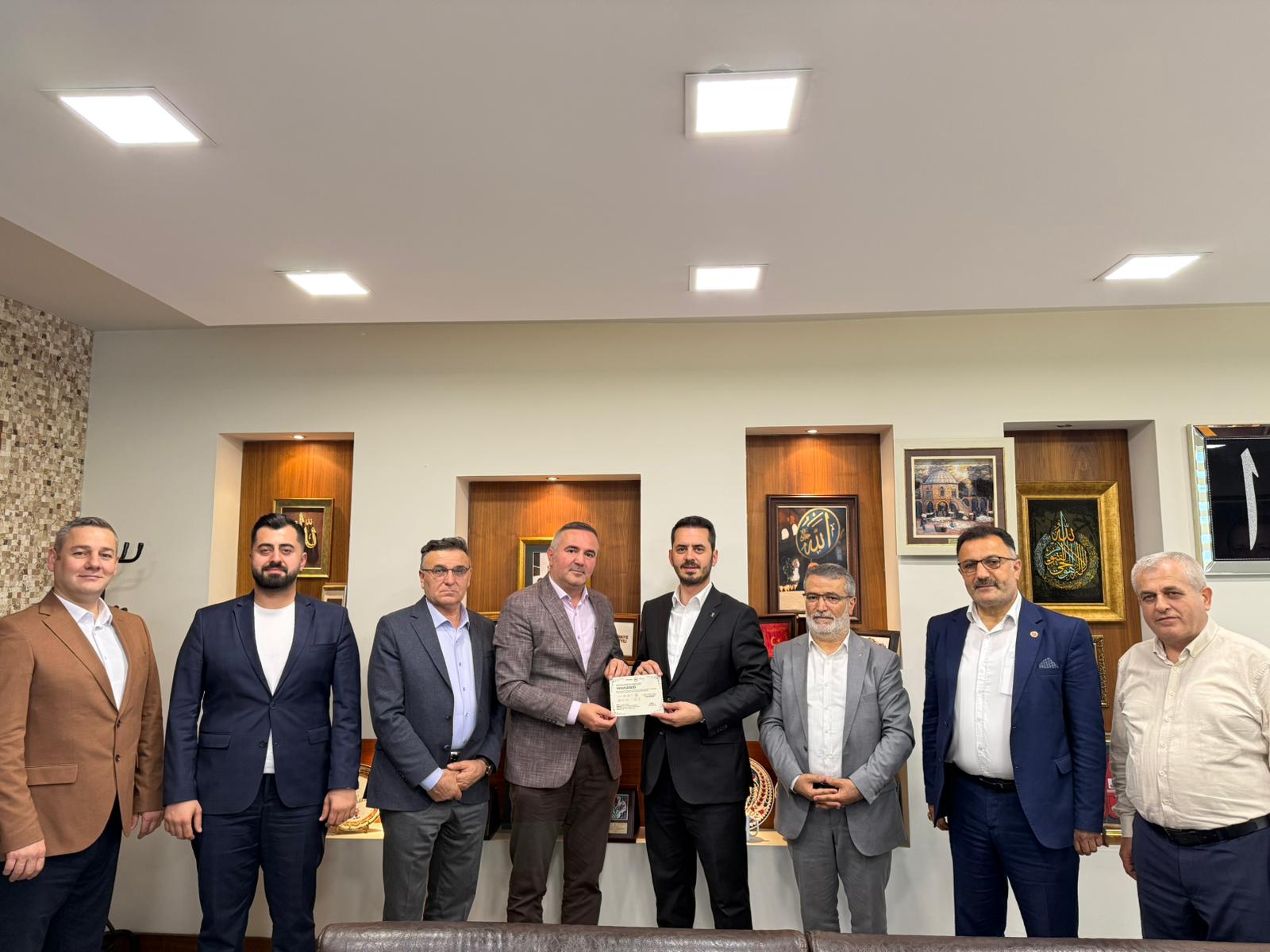 AK Parti Osmangazi’de “Gönül Buluşmaları” Yoğun Katılımla Sürüyor