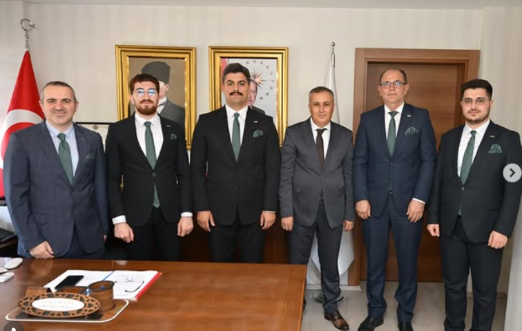 Gençlerin Geleeği İçin El Ele