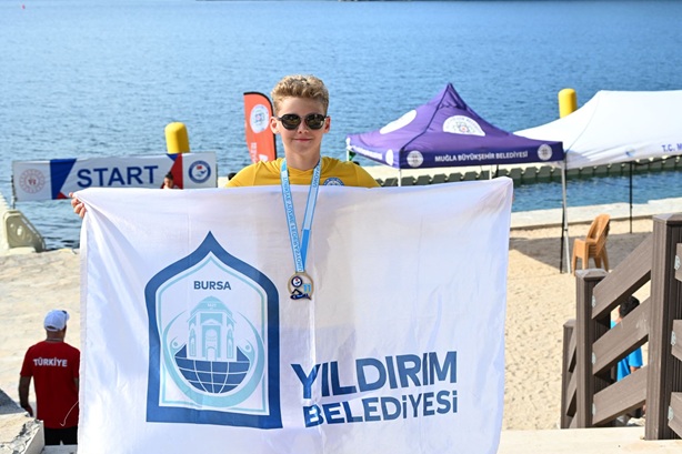 Yıldırımlı Yüzücülerden Milli Gurur