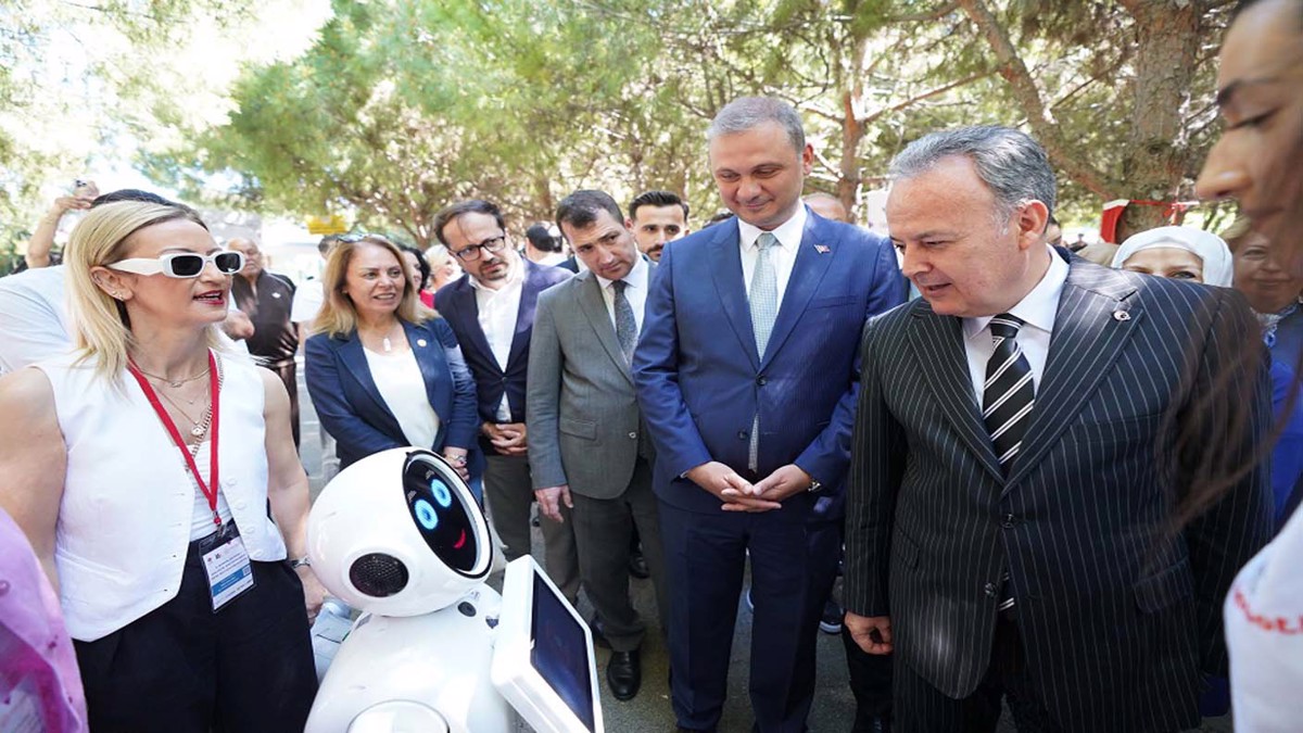 Genç Mucitler Beylikdüzü'nde Buluştu