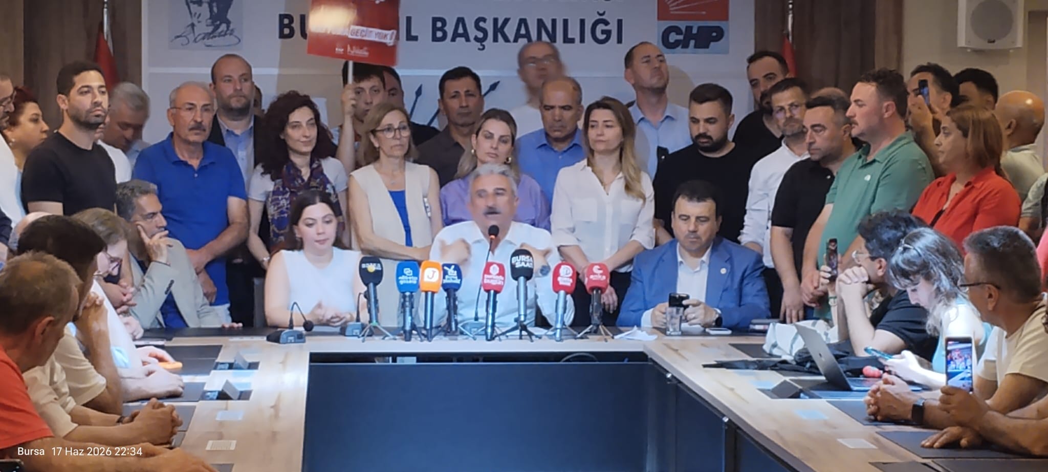 CHP İl ve Yönetimi Görevden Alındı Bursa Örgütü Ayağa Kalktı