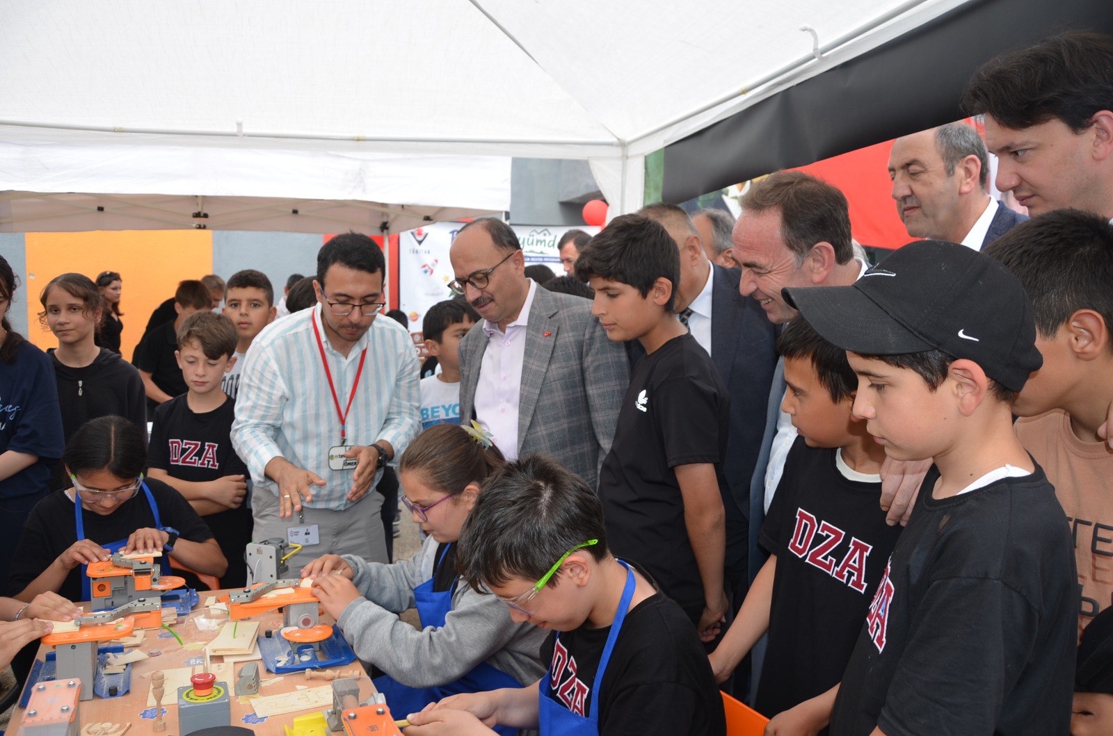 Bursa'da BURSA'DA "Bilim Köyümde" Projesiyle Bilim Köy Çocuklarının Ayağına Gitti