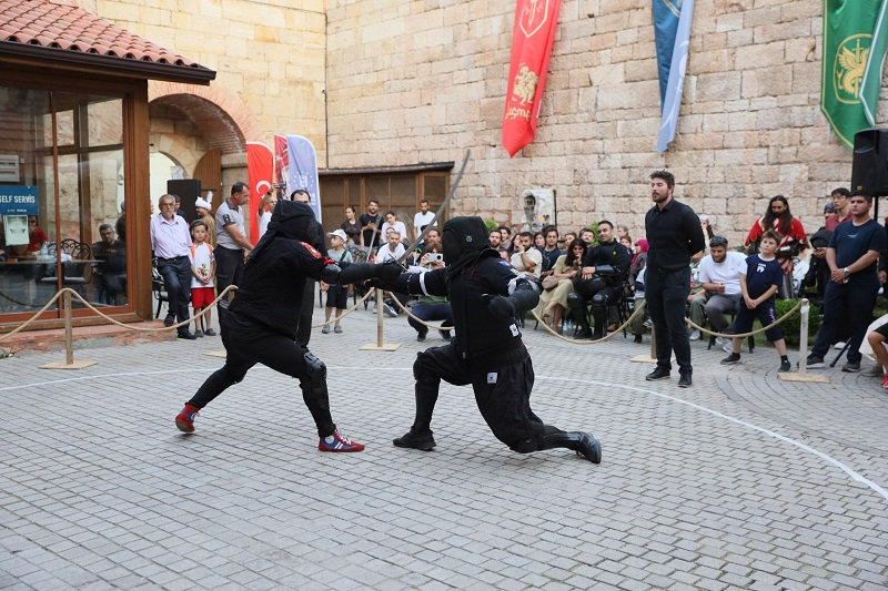 Türk Kılıçları Zindankapı'da Çarpıştı