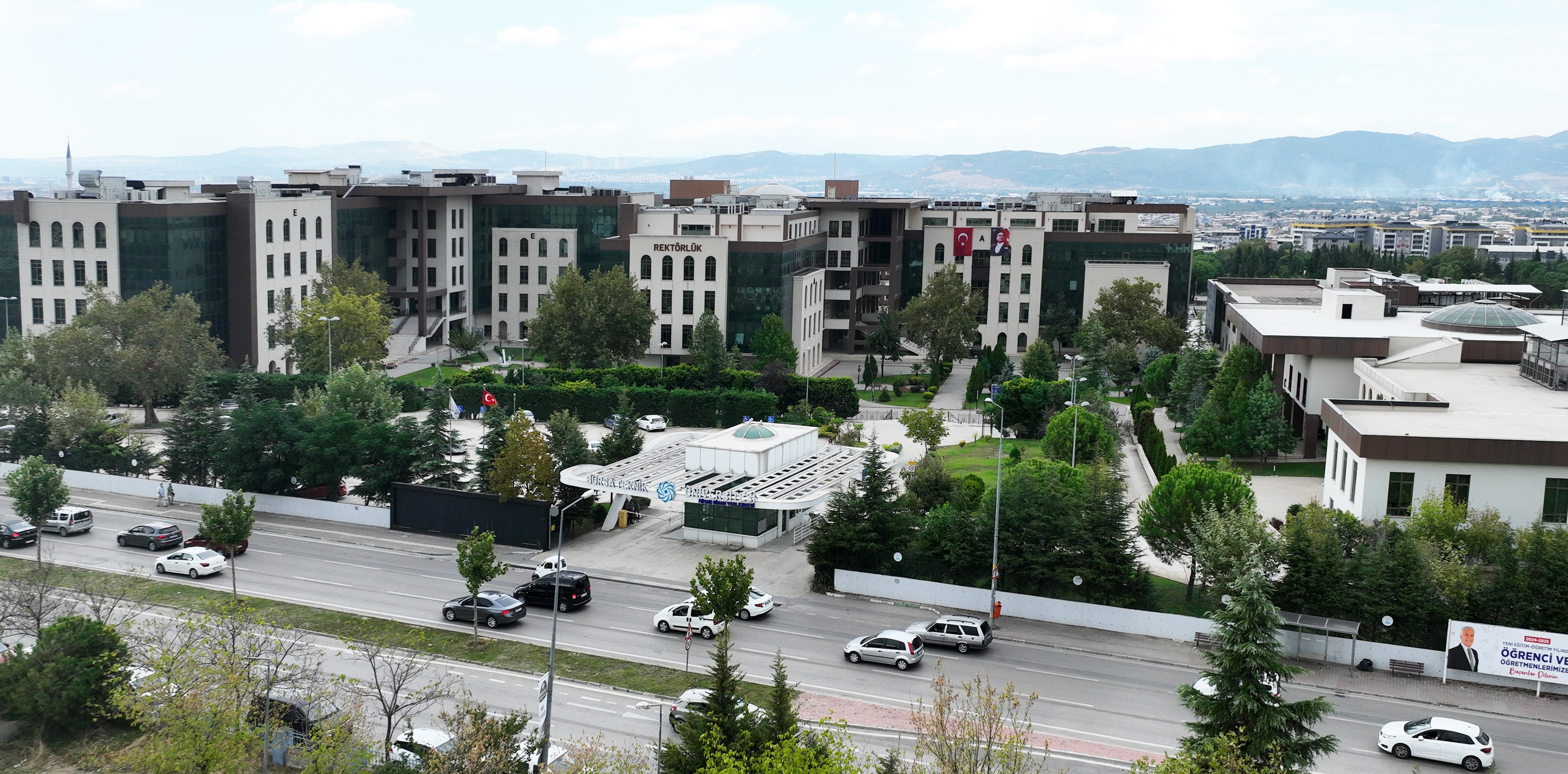 BTÜ akademisyenine uluslararası “En İyi Bildiri” Ödülü