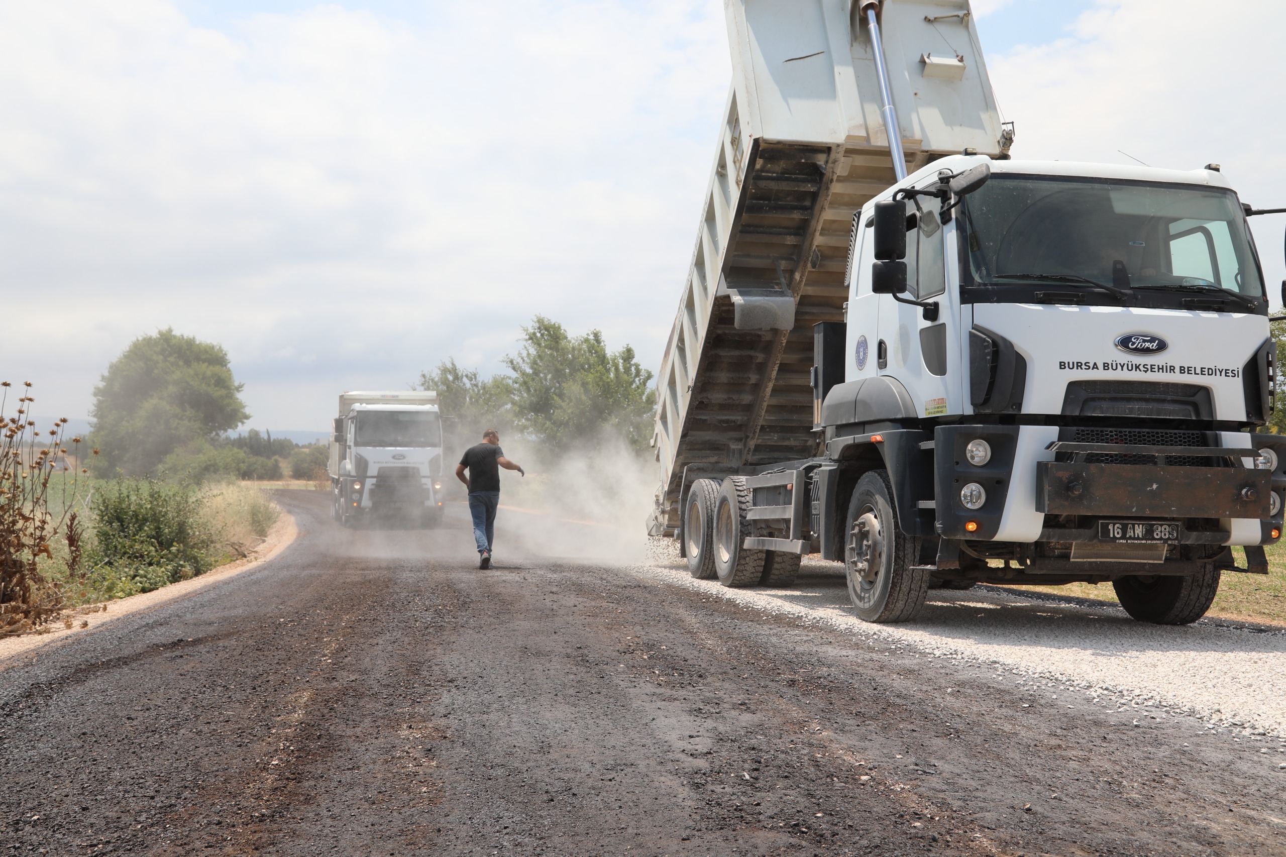 Büyükşehir, Gökçeköy'de Yolları Yeniliyor