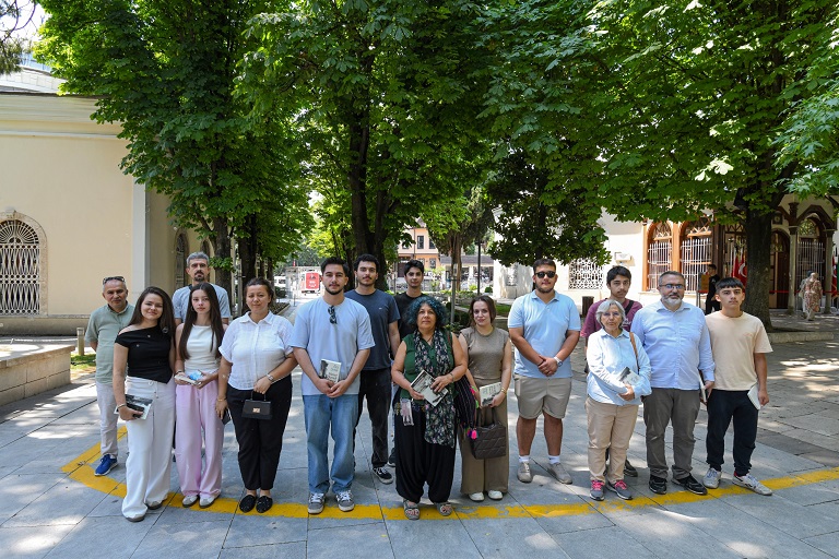 Osmangazi’de Gençler Tanpınar’ın İzinde Bursa’yı Keşfetti