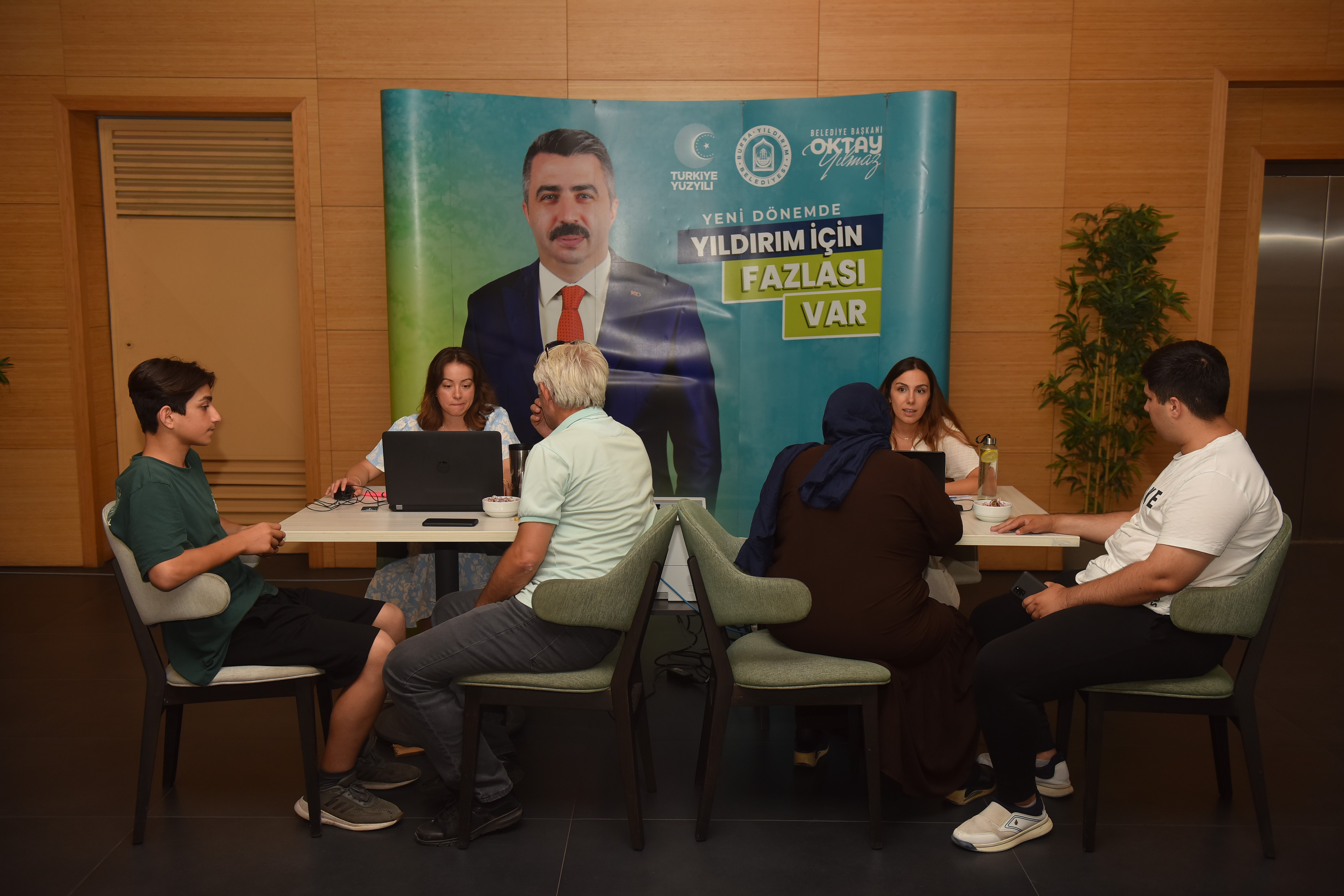 Yıldırım Belediyesi'nden LGS Adaylarına Tercih Desteği