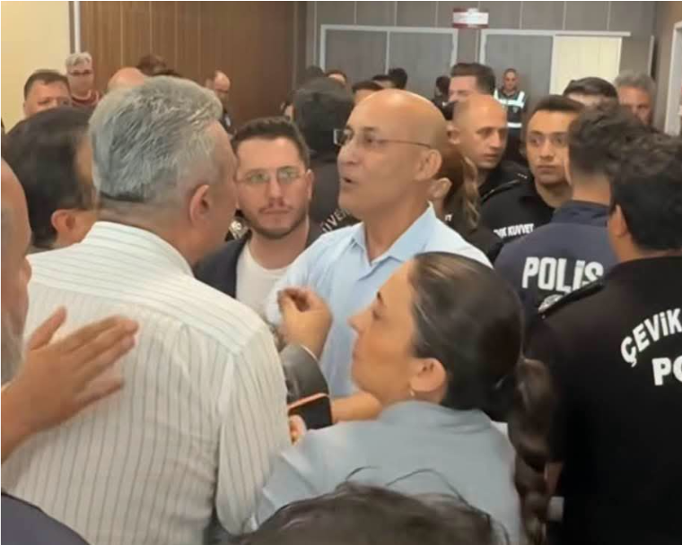 Bozbey Davasında Arbede: Vekiller İçeri Alınmadı